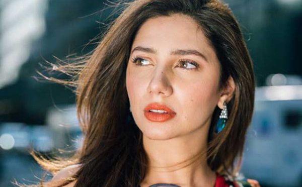 ماہرہ خان نے ’لوگرو‘ کی جھلک دکھا دی بی ٹی ایس ویڈیو نے مداحوں کا دل جیت لیا!