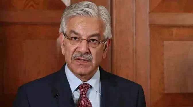 بھارت ایل او سی پر حملے کی تیاری میں: خواجہ آصف
