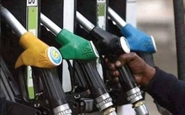 آئی ایم ایف مذاکرات میں 100 روپے فی لیٹر بڑھانے پر اتفاق