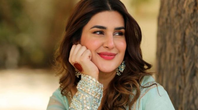 شادی کے بعد پہلی  شوٹنگ مکمل ، کبرٰی خان واپس لوٹ آئی