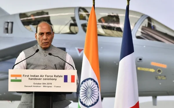پاک فضائیہ کی کارروائی میں رافیل طیارے تباہ؛ فرانسیسی کمپنی کے شیئرز گرگئے