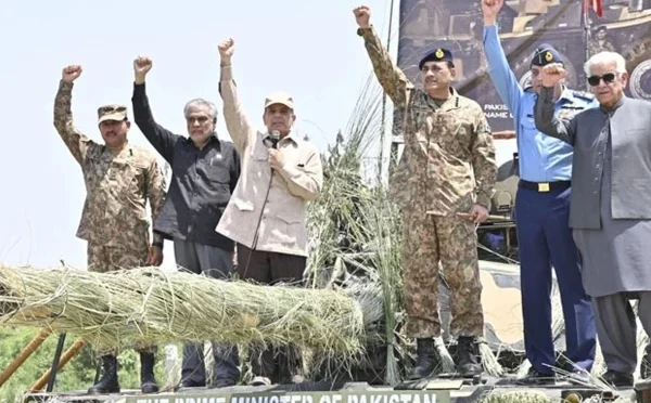 مسلح افواج نے دشمن کو اسی کی زبان میں جواب دیا：وزیراعظم