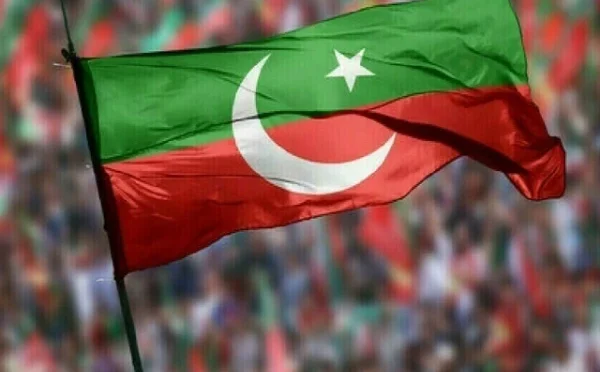 پی ٹی آئی بحران شدید：پشاور میں پارٹی تنظیم تحلیل، عہدیداران فارغ