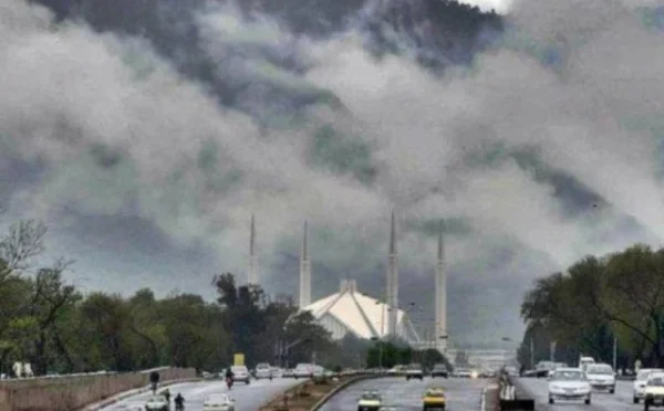 اسلام آباد سمیت مختلف علاقوں میں بارش کے دوران حادثات میں بچے سمیت 6 افراد جاں بحق
