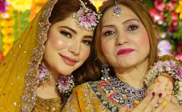نیلم منیر کا والدہ کیلئے جذباتی پیغام، تمام ماؤں کے لیے دعا