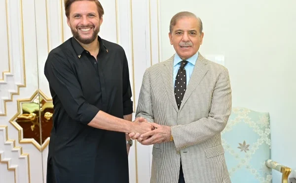 وزیراعظم سے شاہد آفریدی کی ملاقات، بنیان مرصوص کی تعریف