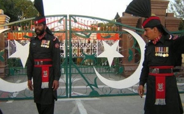 بھارت کی روک تھام کے باوجود واہگہ بارڈر پر سکھ یاتریوں کو علامتی خیرمقدم