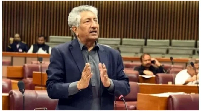 پانی ہماری لائف لائن ہے، ایک انچ بھی پیچھے نہیں ہٹیں گے: وفاقی وزیر
