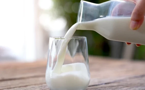 جسم کو ہائیڈریٹ کرنے کیلئے پانی سے زیادہ موثر مشروبات