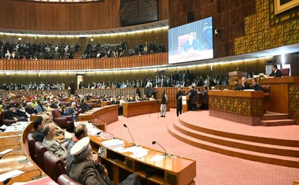 قومی اسمبلی میں ایران پر اسرائیلی حملے کے خلاف قرارداد متفقہ طور پر منظور