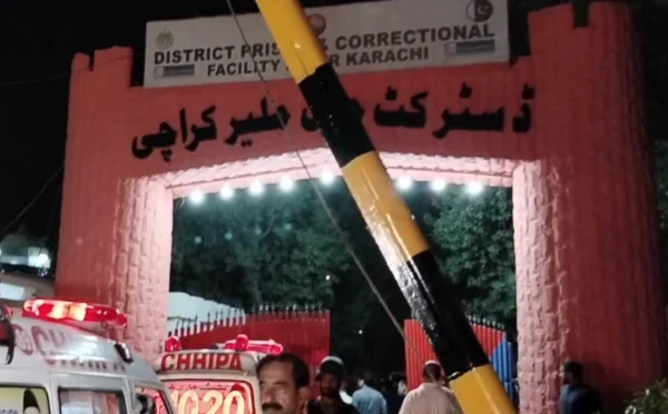 کراچی ملیر جیل کی دیوار توڑ کر 100 قیدی فرار، 73کو پکڑ لیا،پولیس کا دعویٰ