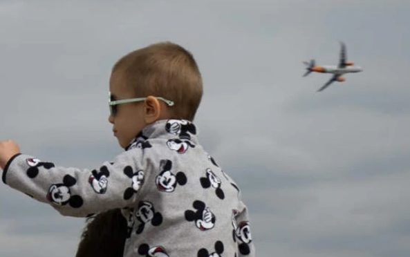 بارسیلونا میں والدین 10 سالہ بیٹے کو ایئرپورٹ پر ہی چھوڑ کر چھٹیاں منانے چلے گئے