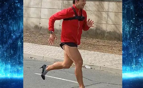 ہسپانوی شہری کا ہیلز پہن کر اُلٹا دوڑنے کا عالمی ریکارڈ