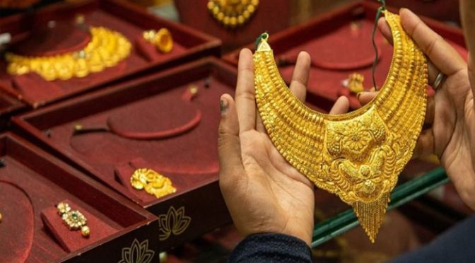 مسلسل اضافے کے بعد سونے کی قیمت میں کمی
