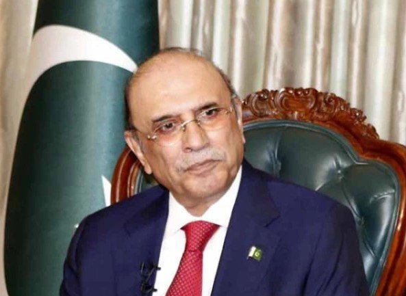 قوم اپنے شہداء اور غازیوں کو سلام پیش کرتی ہے، صدر مملکت کا یوم فضائیہ پر پیغام