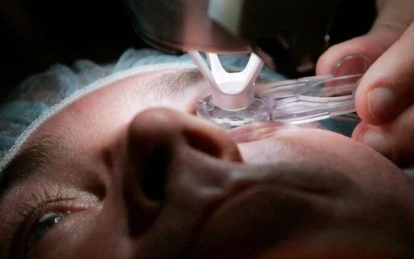 ’آنکھ کے اندر دانت‘ لگوانے سے شہری کی بینائی واپس آگئی