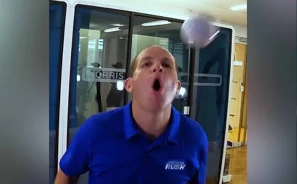 امریکی شہری نے ٹیبل ٹینس کی گیندوں سے انوکھا ریکارڈ بنا ڈالا