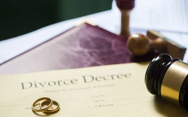 بچے کے نام پر اتفاق نہ ہونے پر والدین نے طلاق کا مقدمہ دائر کردیا