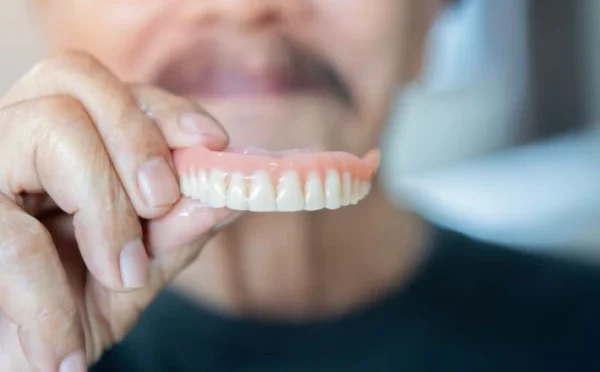 پیسے بچانے والا شہری خود علاج کر کے اسپتال پہنچ گیا