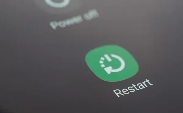 پاور بٹن دبائے بغیر فون کس طرح ری اسٹارٹ کیا جا سکتا ہے؟