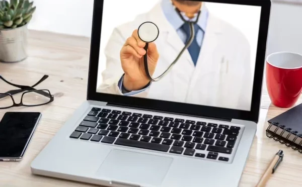 آن لائن طبی مشورے دیکھنے کی عادت جان لیوا ثابت ہوسکتی ہے