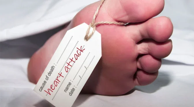 رات گئے ہارٹ اٹیک: اہم علامات جانیں