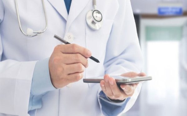 کراچی کے ڈاکٹرز کا کارنامہ، دل اور پھیپھڑے ناکارہ ہونے کے باوجود نوجوان کی زندگی بچالی