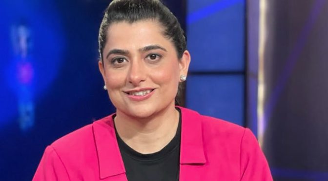 پاکستانی خاتون کرکٹر کا آزاد کشمیر سے تعلق بتانے پر بھارتی واویلا، کمنٹیٹر ثنا میر نے بیان جاری کردیا