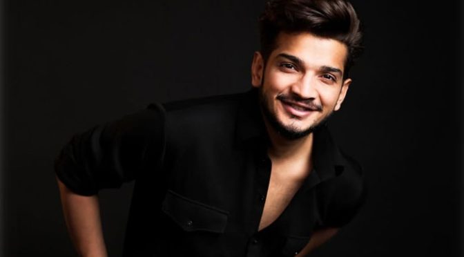 بھارتی اسٹینڈ اپ کامیڈین منور فاروقی کو قتل کرنے کی منصوبہ بندی ناکام، 2 شوٹرز گرفتار