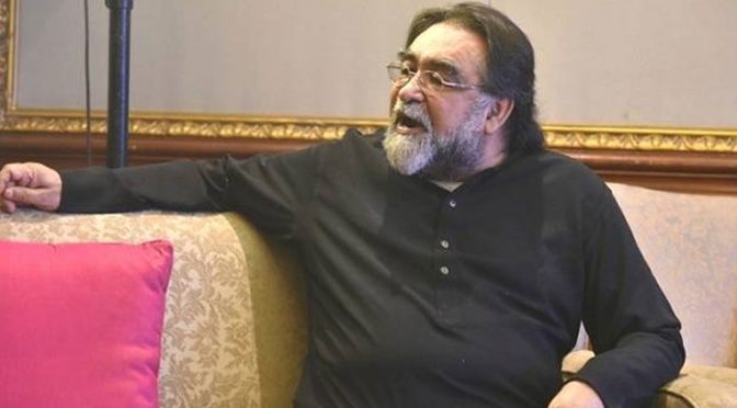 ایشوریا سے بریک اپ کے بعد سلمان جنونی ہوکر دیوار پر سر دے مارتے تھے: بھارتی ہدایتکار کا دعویٰ