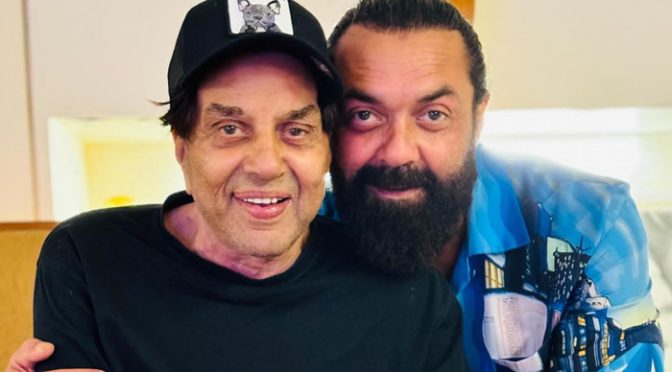 دھرمیندر اکی اکیلے فارم ہاؤس پر رہنے کی خبروں پر بوبی دیول نے خاموشی توڑ دی