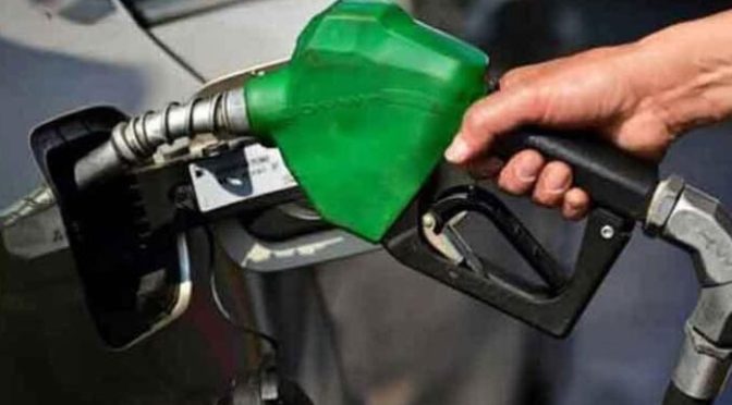 کل سے پیٹرول کی قیمت میں بڑی کمی کا امکان