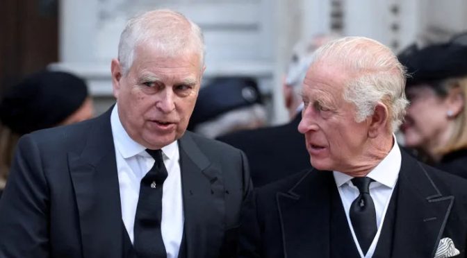 جنسی اسکینڈل: شاہ چارلس نے بھائی شہزادہ اینڈریو سے ’پرنس‘ کا لقب واپس لے لیا