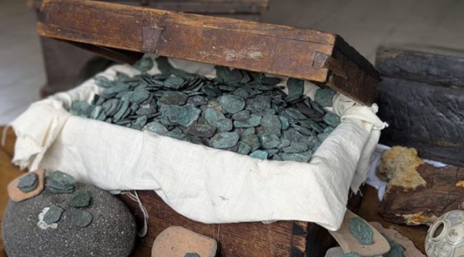 اسپینش بحری جہاز کے ملبے سے 10 لاکھ ڈالرز مالیت کا خزانہ برآمد