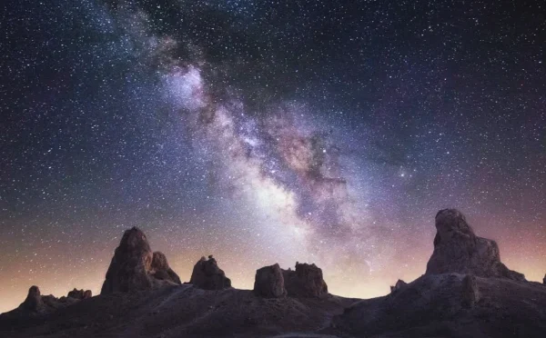 زمین کی جانب آتی پُراسرار چمک کیا ہے؟