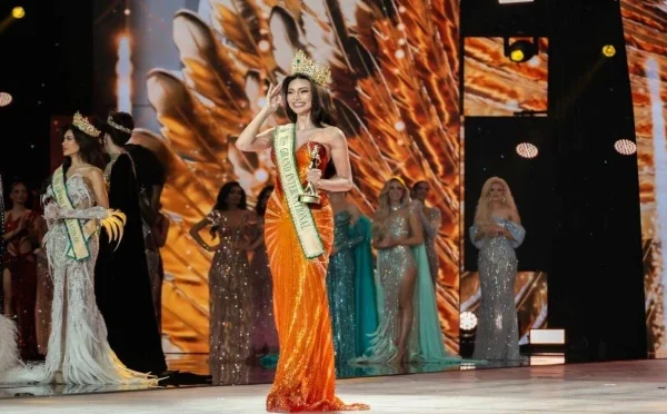 مقابلہ حسن میں ماڈل کی شرمندہ کر دینے والی غلطی کی ویڈیو وائرل