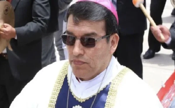 ایک ہی وقت میں 17 عورتوں سے عشق لڑانے والا پادری پکڑا گیا