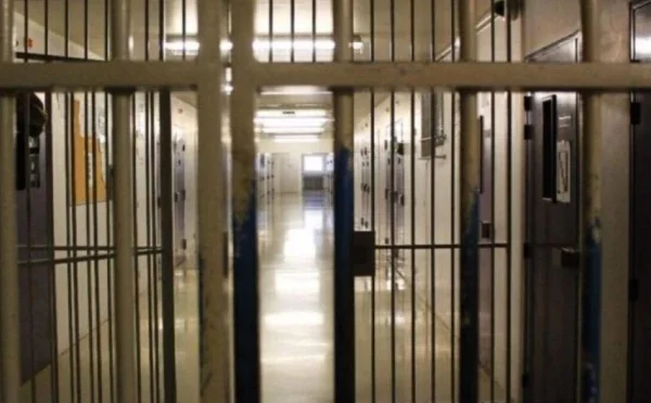 قیدی پوتے سے ملنے کیلئے دادا خود کو گرفتار کرواکر جیل پہنچ گئے