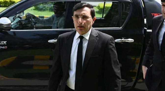 27ویں ترمیم پر بانی سے مشاورت کے بعد ردعمل دیں گے، بیرسٹر گوہر