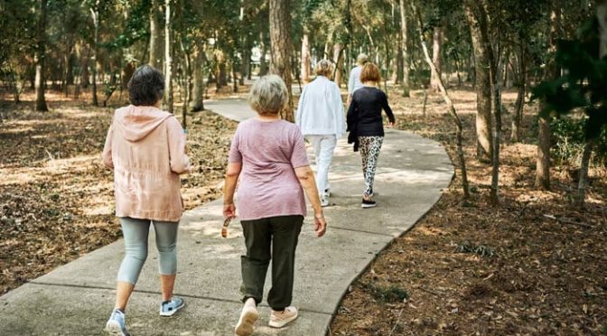 یومیہ 5 ہزار قدم چلنا الزائمر سے دماغ کو محفوظ رکھ سکتا ہے: تحقیق