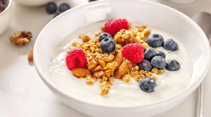 کیا دہی سردیوں میں نزلہ زکام کا باعث بنتا ہے؟ جانیے سائنس کیا کہتی ہے