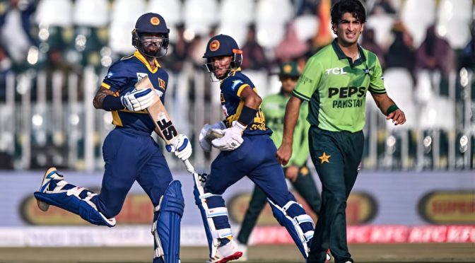 دوسرا ون ڈے: سری لنکا نے پاکستان کو 289 رنز کا ہدف دیدیا