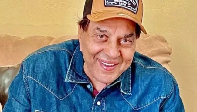 بالی وڈ کے لیجنڈ اداکار دھرمیندر 89 برس کی عمر میں انتقال کرگئے