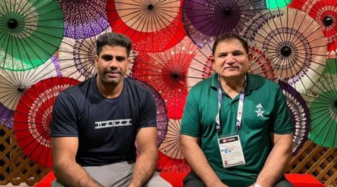 ارشد ندیم کے کوچ سلمان بٹ پر عائد پابندی ختم