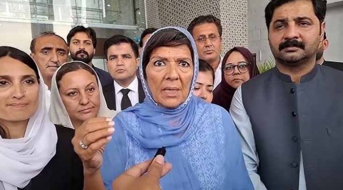 عدالتی حکم پر مسلسل غیر حاضری، علیمہ خان کے ساتویں مرتبہ وارنٹ جاری