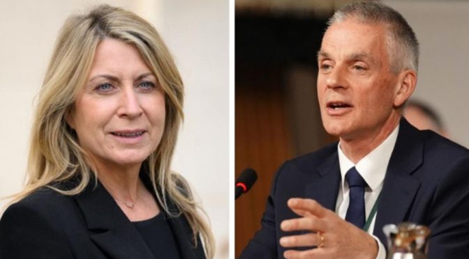 ٹرمپ کی ڈاکیومنٹری میں ایڈیٹنگ کا تنازع: بی بی سی کے ڈائریکٹر جنرل اور سی ای او مستعفی