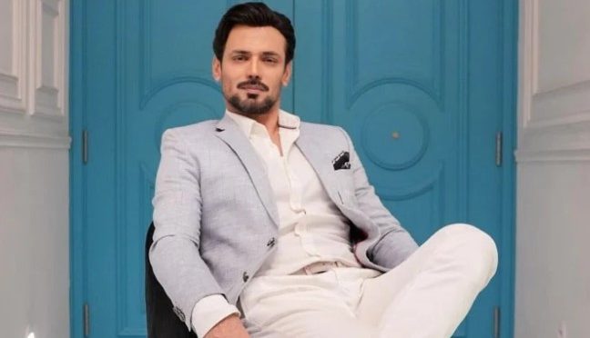 متنازع بیان پر سوشل میڈیا پر ہنگامہ، اداکار زاہد احمد نے معافی مانگ لی