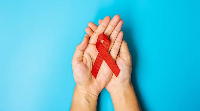 ایچ آئی وی/ایڈز: بیماری نہیں، ایک سماجی بحران جسے سمجھنا ضروری ہے