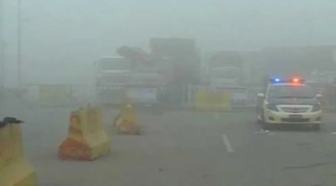 پنجاب اور خیبرپختونخوا میں دھند، موٹرویز کے مختلف سیکشنز بند