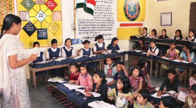 اتر پردیش: حکومت نے اسکولوں میں کرسمس کی چھٹی ختم کر دی، مسیحی برادری میں تشویش